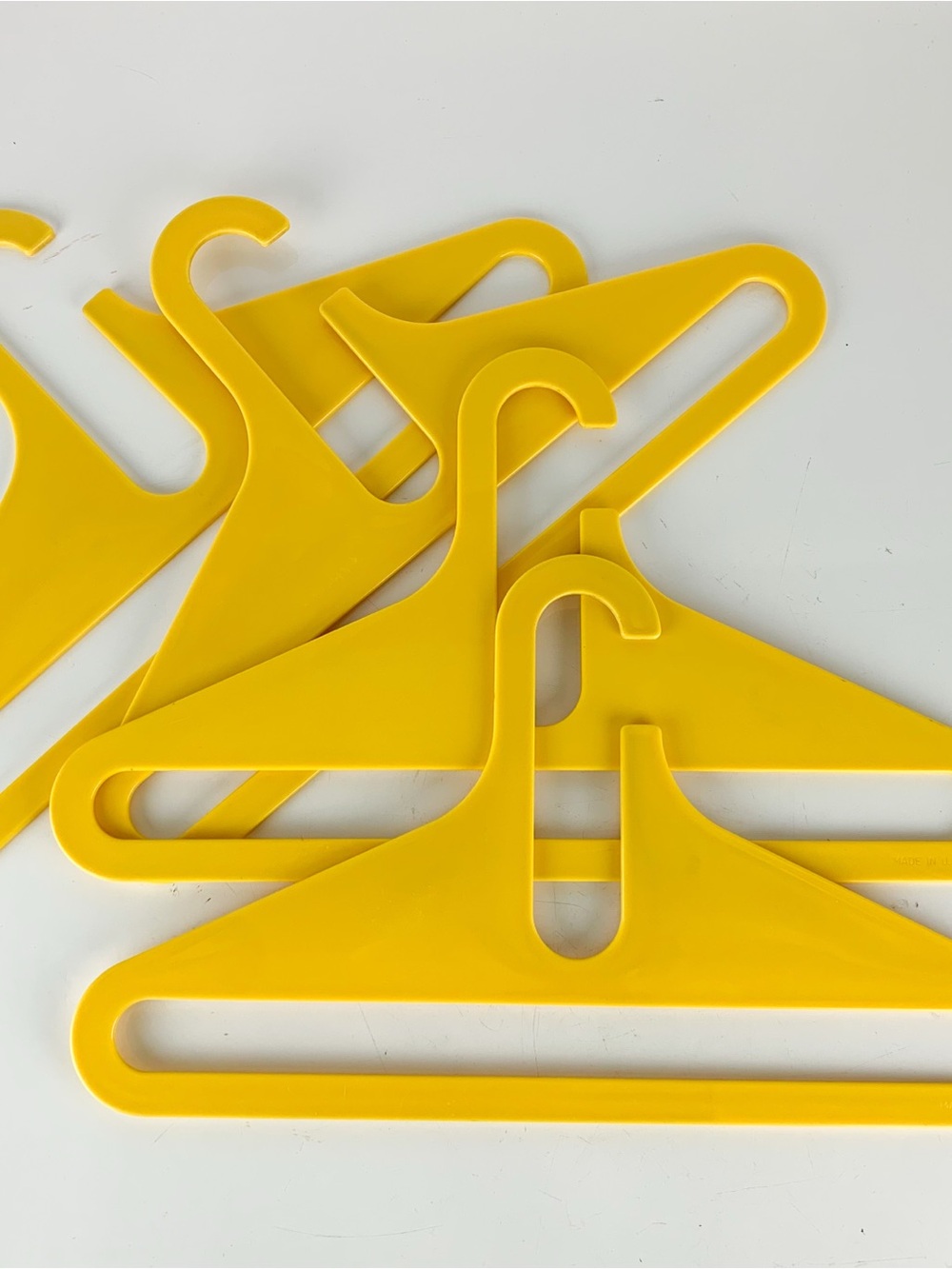 Vintage Set 4 Atomic Yellow Plastic Clothes Hangers Danilo Silvestrin Atomic Mcm